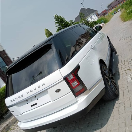 Hire Now Range Rover Vogue Hse 2021 For 12 Hours Commerce Central