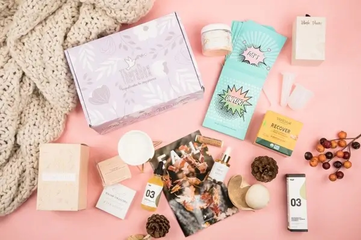 The Best Subscription Box Gifts for College Girls, from Food to Fun Stationary