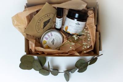 Seasonal skincare box Photo 1