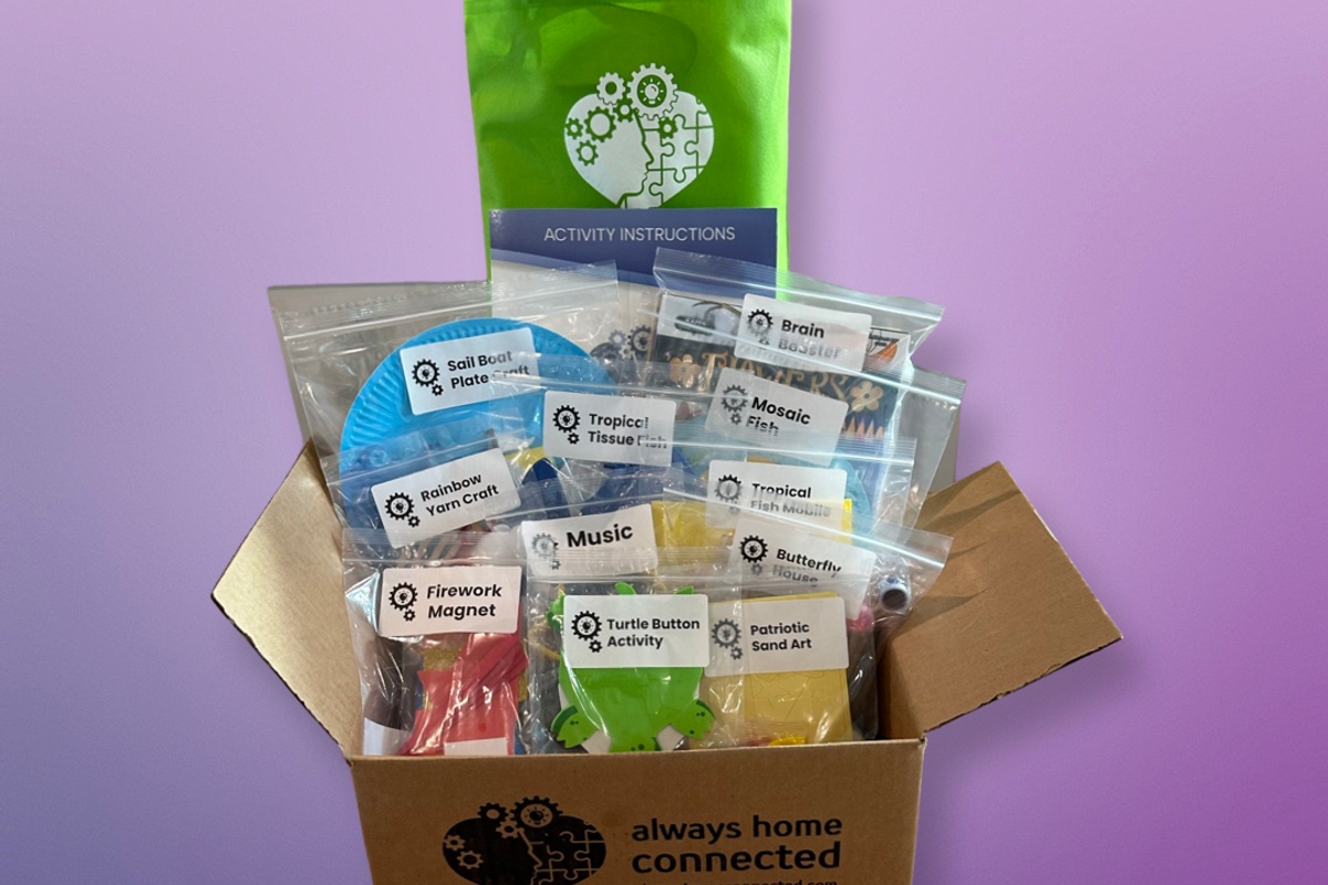 This Individual Activity Box is designed for people with early-stage Alzheimer’s or other forms of dementia. 