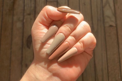 Set name: In the Nude. Each finger has a nude tone ranging from dark brown, light brown, grey brown, warm brown, and light nude.