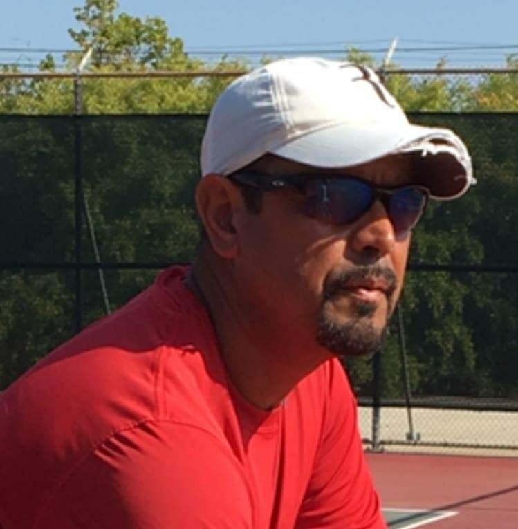 Mo R. teaches tennis lessons in Sierra Madre, CA