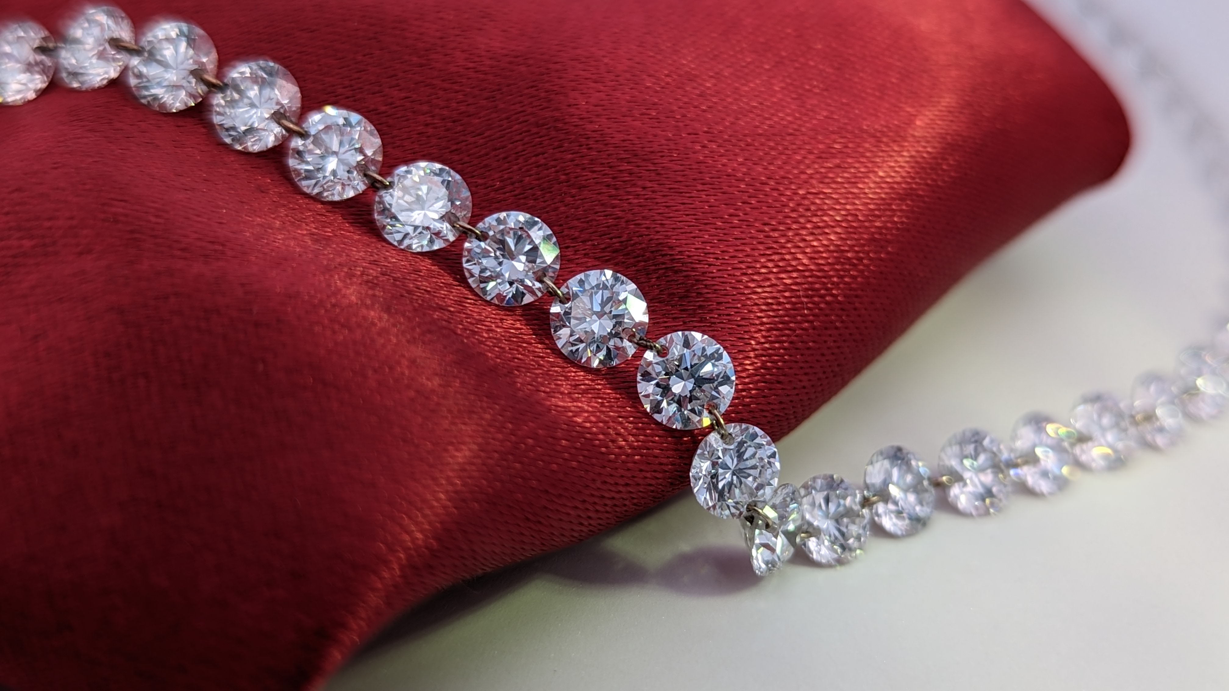 The Radiance of Drilled Diamond Jewelry: Unveiling the Process 