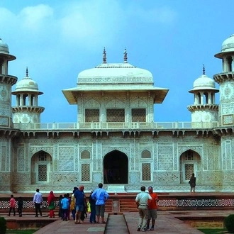 tourhub | Holiday Tours and Travels | 4-Days tour of Agra with Varanasi from Delhi Includes,Hotel,Train Ticket,Vehicle 