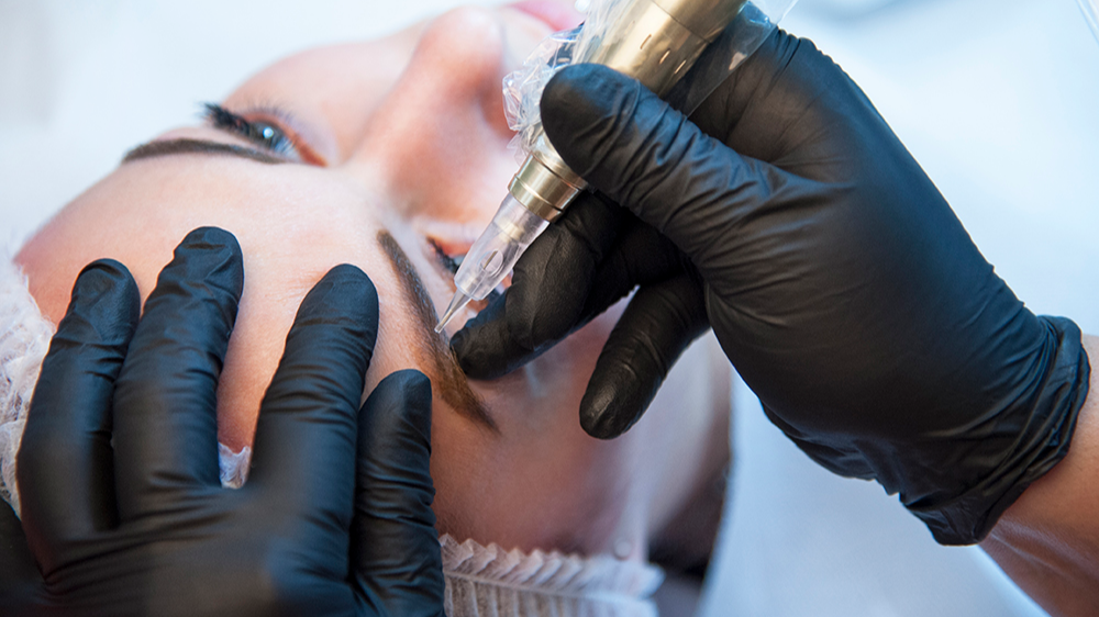 Représentation de la formation : MAQUILLAGE PERMANENT DES SOURCILS