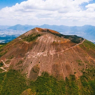 tourhub | Escursioni Italiane Srl | Naples, Pompeii and Mt. Vesuvius: 'O Sole Mio 