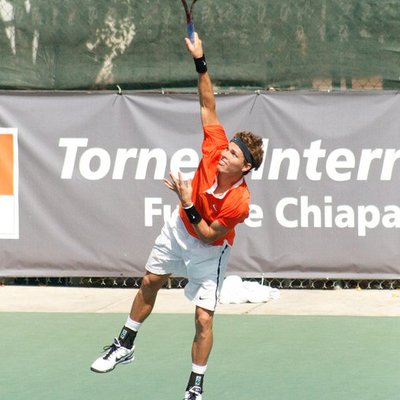 Christopher R. teaches tennis lessons in Philadelphia, PA