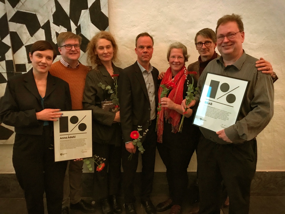 Gänget som samarbetar så de vinner om det. Från vänster: konstnären Anna Ådahl, projektledare Olof Larde, MAKAB, arkitekten Annika Kjellgren, Visby arkitekter, entreprenörens platschef Stig Thunell, ByggR1, landskapsarkitekten Kerstin Mossed, entreprenörens projekteringsledare Marcus Hedlund, ByggR1 och Björn Sundström projektansvarig SISAB.
