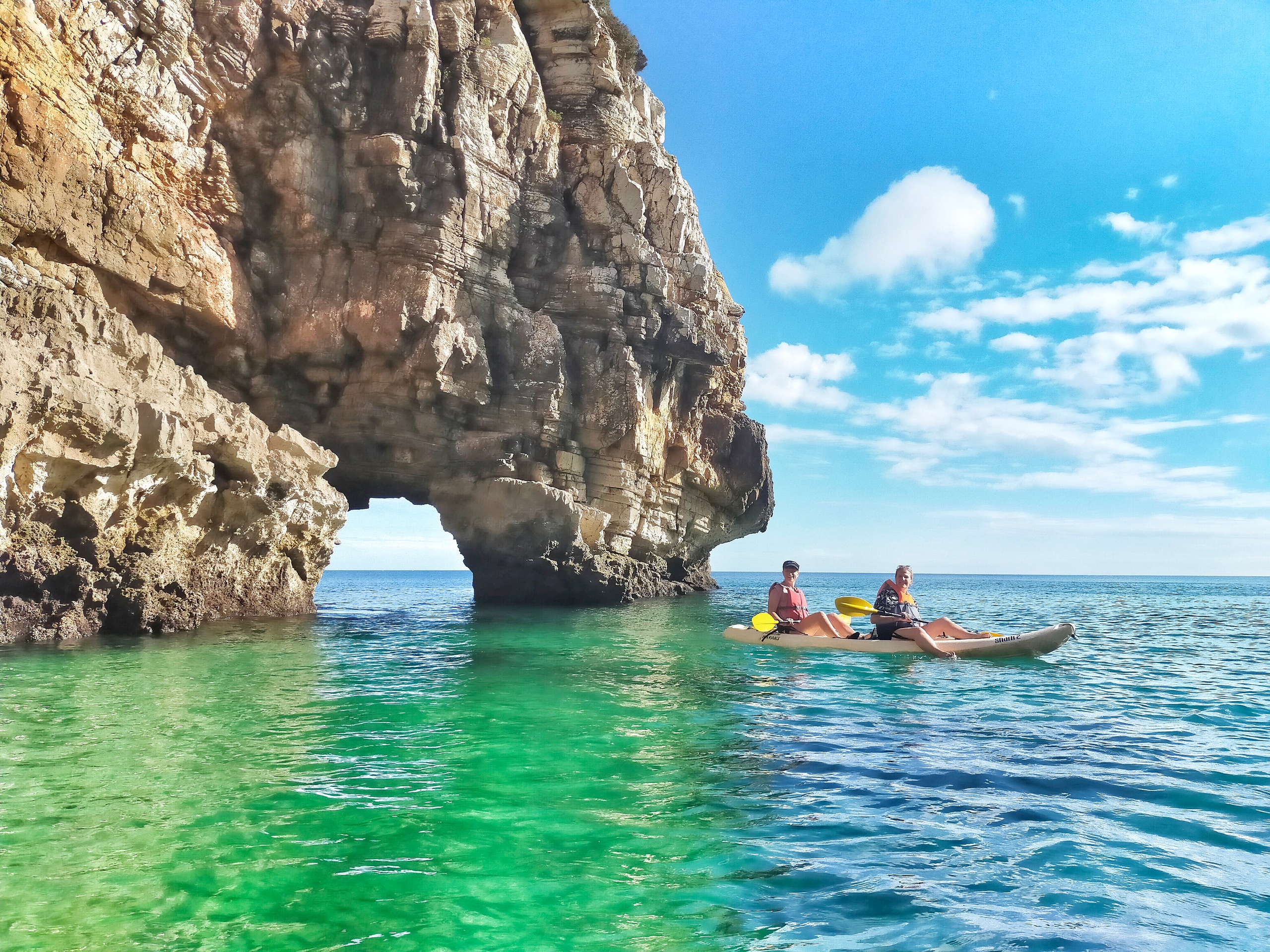 Sagres: Praia da Ingrina caves guided kayaking tour