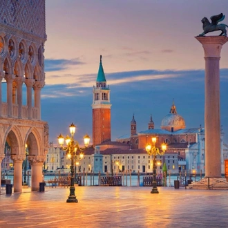 tourhub | Travel Department | Lake Garda, Venice & Verona Christmas Markets 