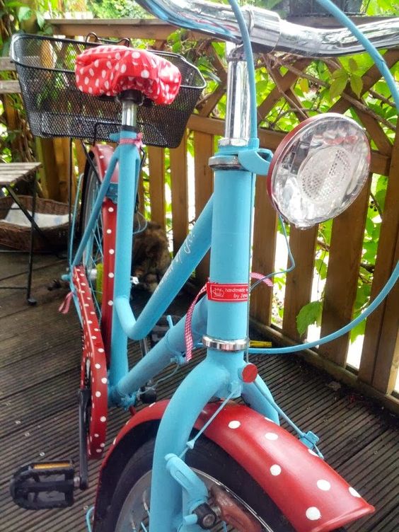 bike with painted white polka dots on mudguards