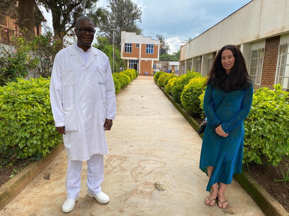 Denis Mukwege och Magda Gad vid Panzisjukhuset i östra Kongo.