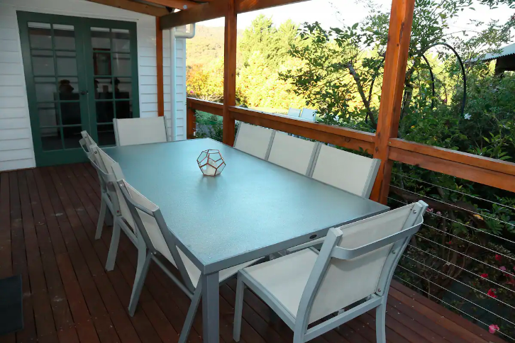 Toolangi Writers'    Cottage