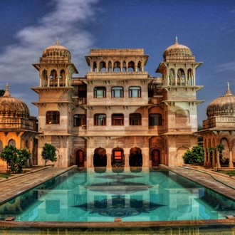 tourhub | Offbeat India Tours | Royal Rajasthan Tours With Fort and Palace (Romantic Rajasthan Tour with Taj Mahal) 