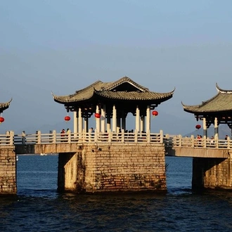 tourhub | Silk Road Trips | PRI 2-Day Tour to Chaozhou & Shantou by Fast Train from Guangzhou 