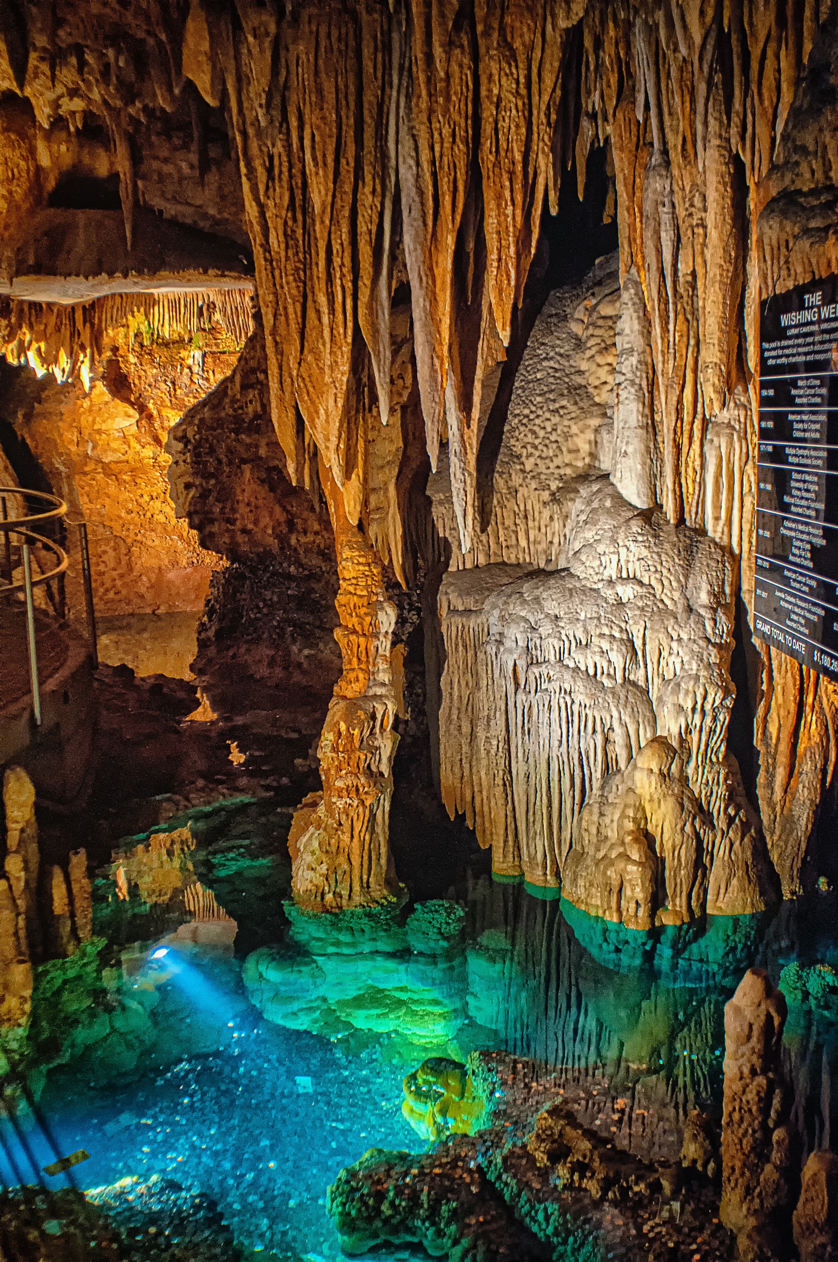 Luray Caverns Private Round Trip Transfer