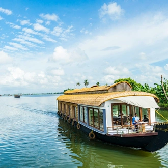 tourhub | Alkof Holidays | Alleppey Backwaters Tour with Athirapally Waterfalls 