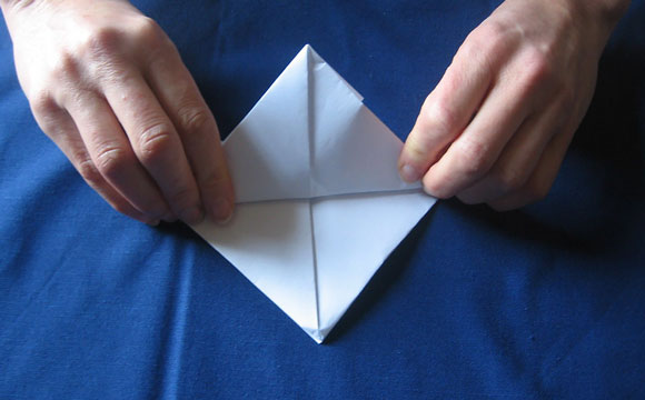 Quel matériel pour faire un bateau en papier ?