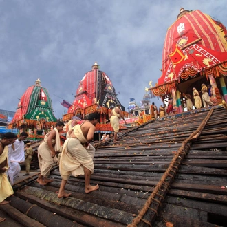 tourhub | Agora Voyages | Divinity & Serenity: A Temple Tour of East & South India with Kerala Backwaters 