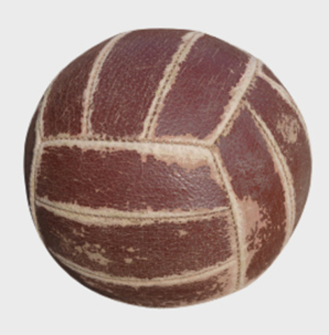 First ball. Волейбольный мяч Spalding 1900. Первый волейбольный мяч 1895. Первый волейбольный мяч 1897. Первый волейбольный мяч в 1900.