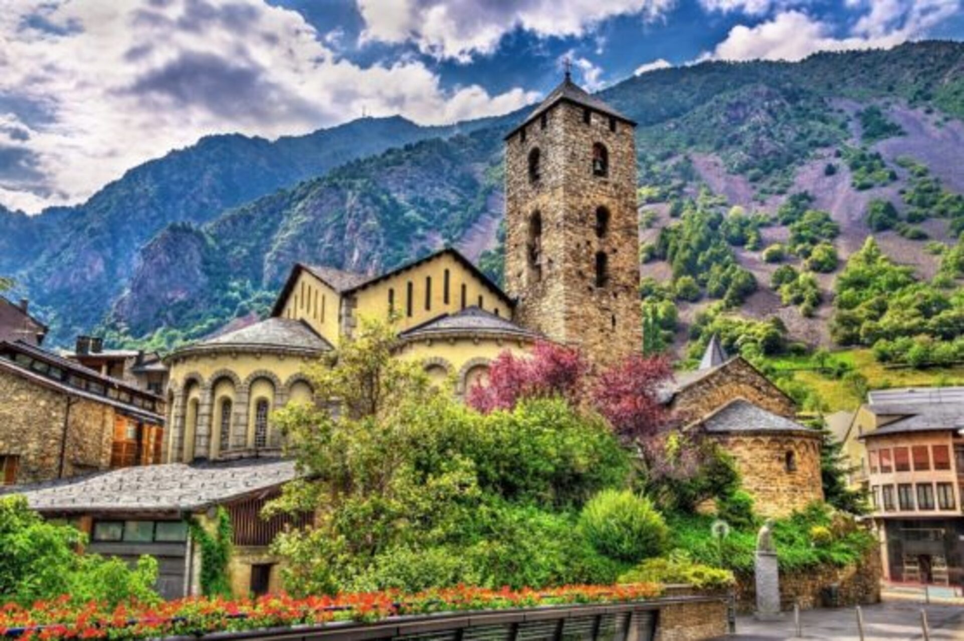 1-Day Andorra and France Tour from Barcelona: Pas de la Casa | Pyrenees | Andorra la Vella