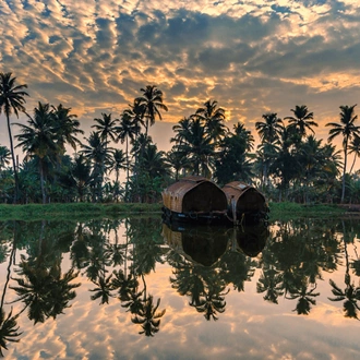 tourhub | TTI Tours | Deep Kerala Backwaters Cruise with Taj Mahal Trip 13 Days 