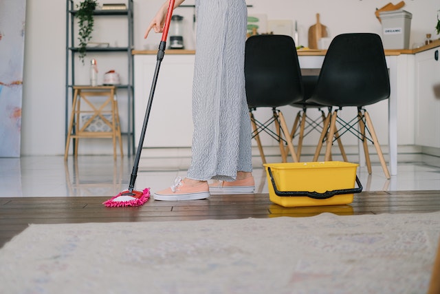 Mop Your Floors Easily with These 10 Tips