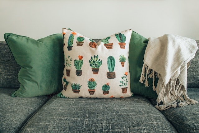 8 Ideas to Change the Look of Your Sofa