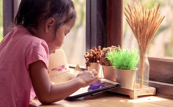 Déterminer un temps d'écran par âge selon l'enfant.