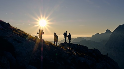 Représentation de la formation : Parcours Leadership et Performance Collective - Déployer son leadership dans les équipes et les Organisations