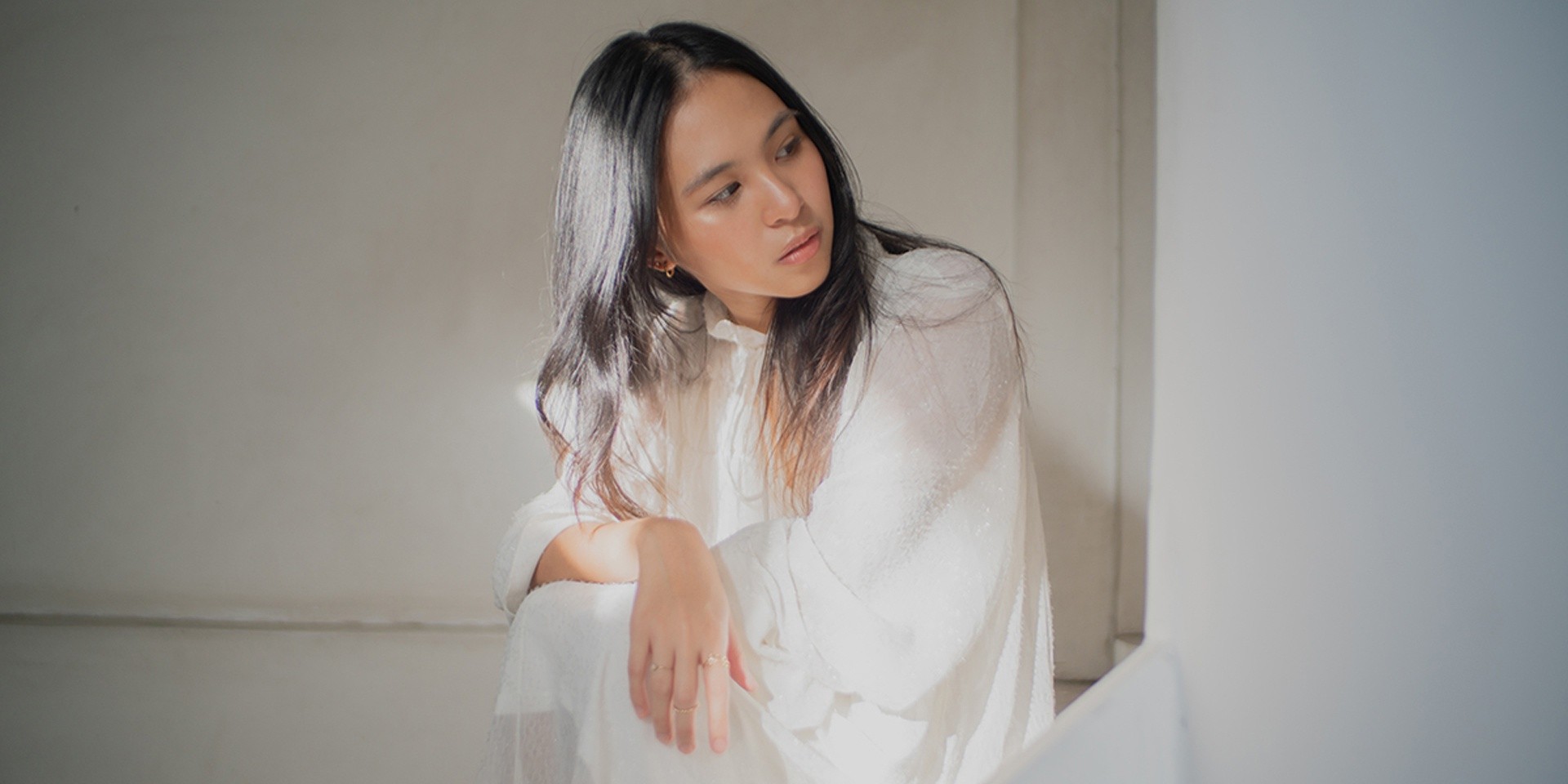 Clara Benin wraps up 2021 with soothing new single 'blink' – listen