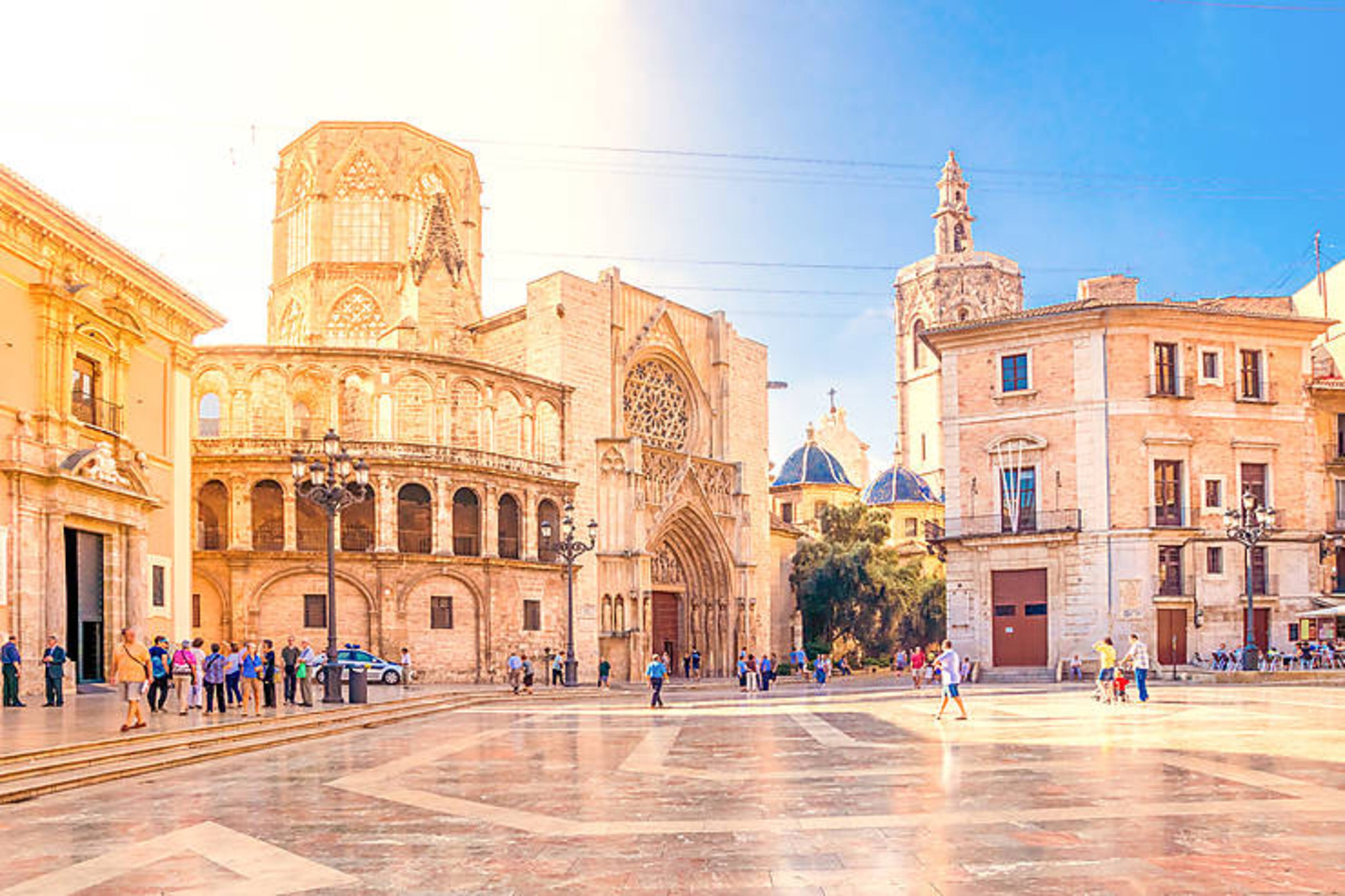 One Day Guided Tour of Valencia with Private Transfer - Accommodations in Alicante