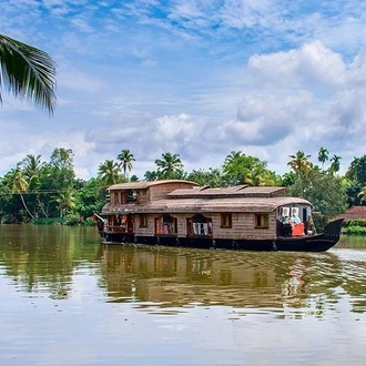 tourhub | Agora Voyages | Bangalore to Cochin South India Temple & Backwater 