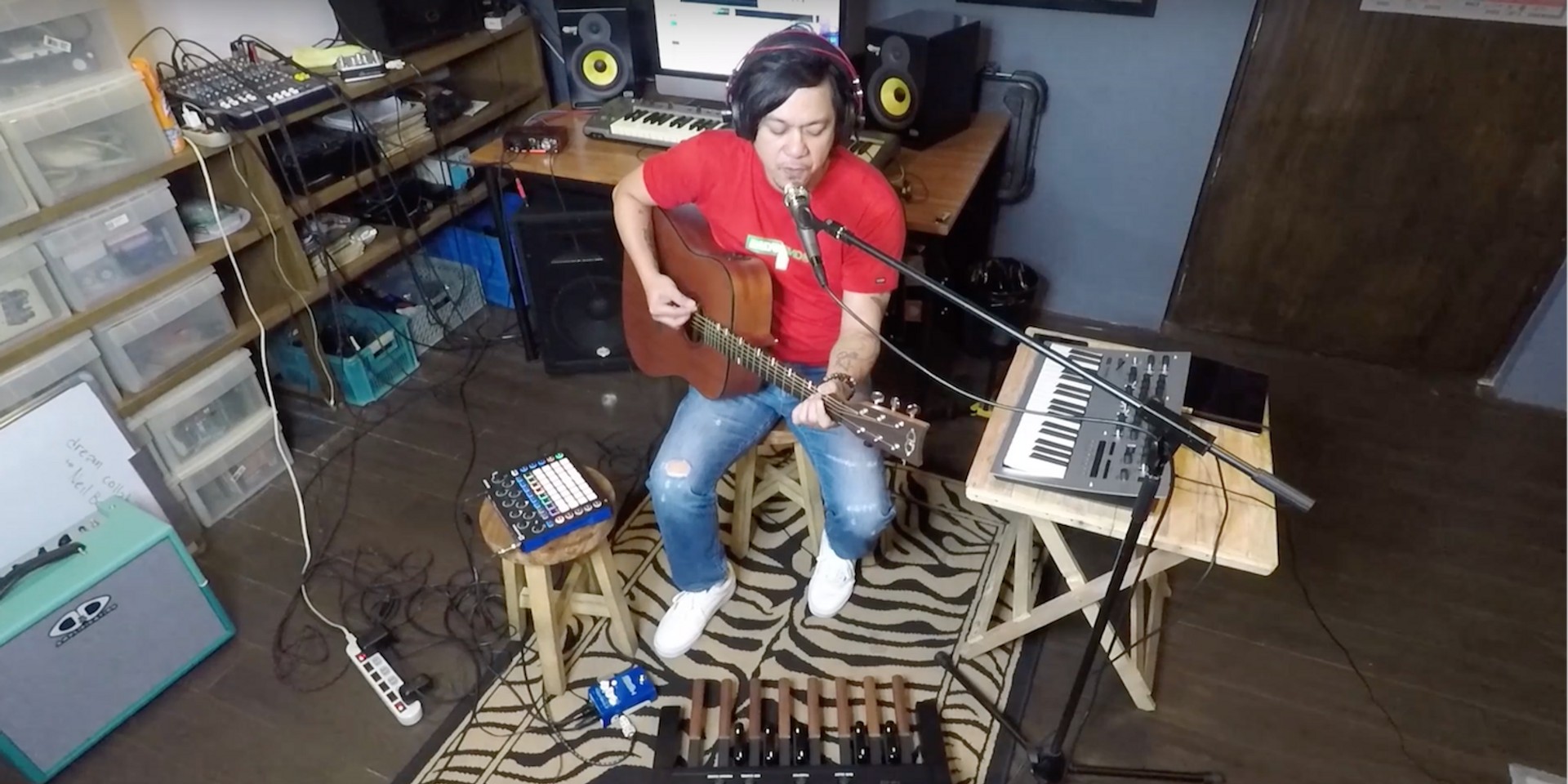Watch Raymund Marasigan's acoustic take on the Eraserheads classic, 'Fruitcake'