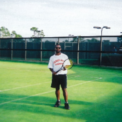Ronald H. teaches tennis lessons in Fort Walton Beach, FL
