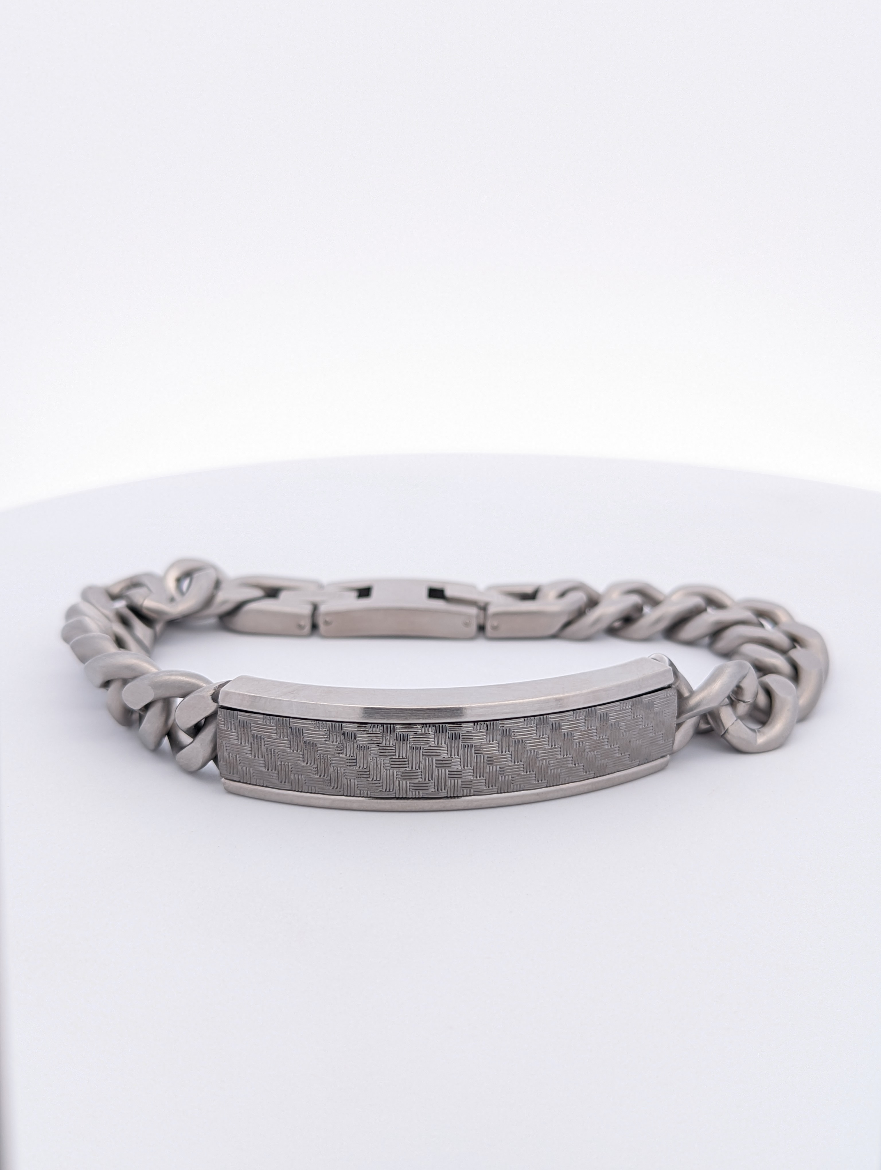 Amazing Tips for Choosing the Right Bracelet to Complement Your Style || silver fusion men's bracelet ||