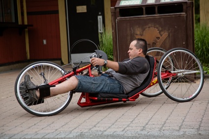 Des vélos adaptés (handcycle) sont disponibles à la Vélogare du Grand-Tronc