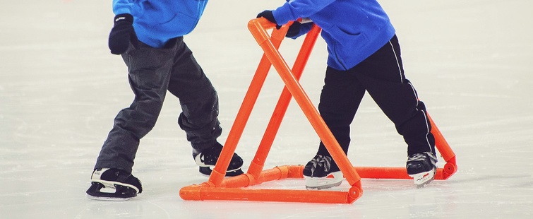 Jeunes patineurs au Complexe sportif Sani Marc