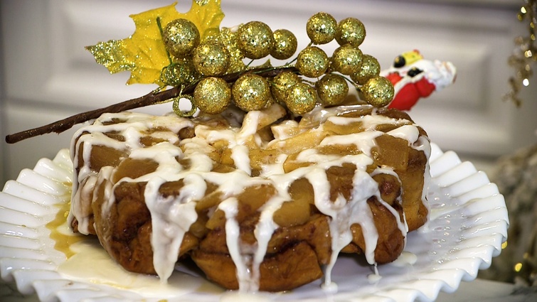 Renversé brioché aux pommes et à la cannelle