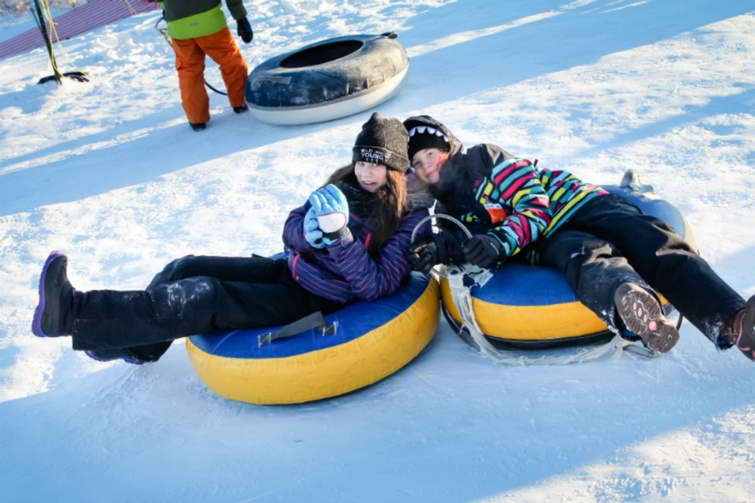 Glissade sur tubes