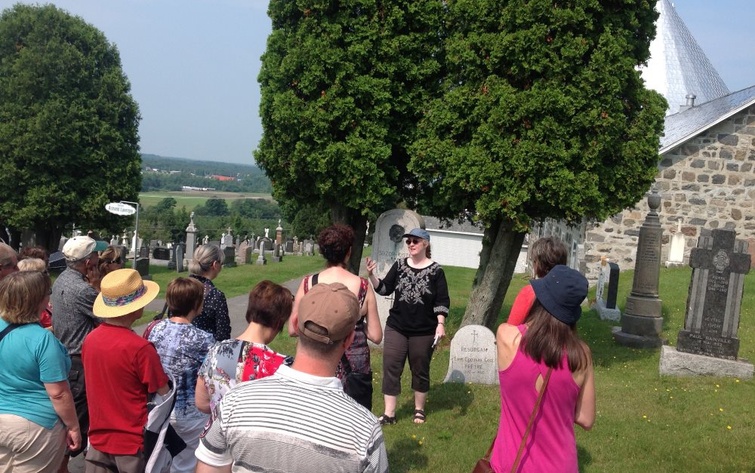 Visite de cimetière par Nancy Shaink