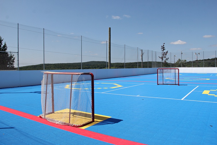 La municipalité de Saint-Rémi-de-Tingwick recevra un soutien financier du FRR pour l’ajout d’un tableau indicateur pour sa surface de dek hockey.