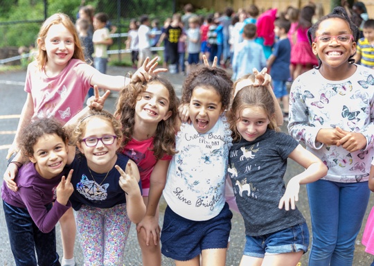 Rochambeau The French International School  10|202|2  CAMP DES VOYAGEURS | French Immersion camp 5 to 11 yrs.