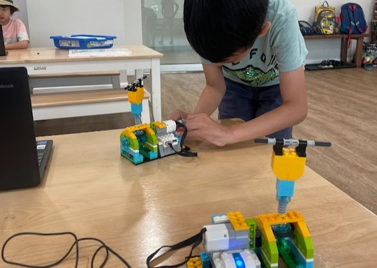 5 Reasons To Learn Robotics and Coding