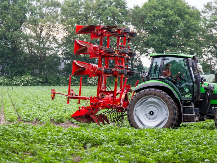 Szybki przejazd na kolejną plantację