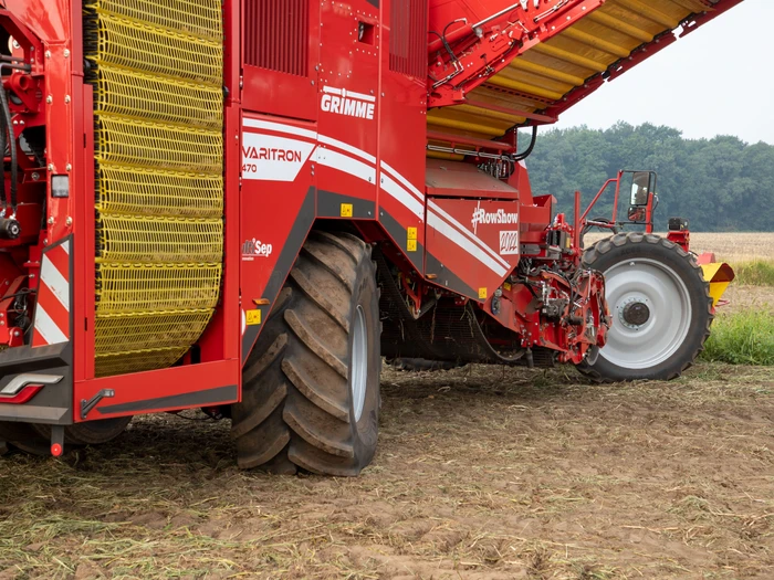 High ground compaction protection and manoeuvrability