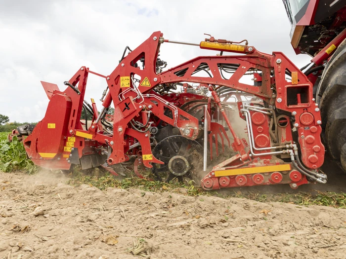 Gentle digging without fractures of the root tips