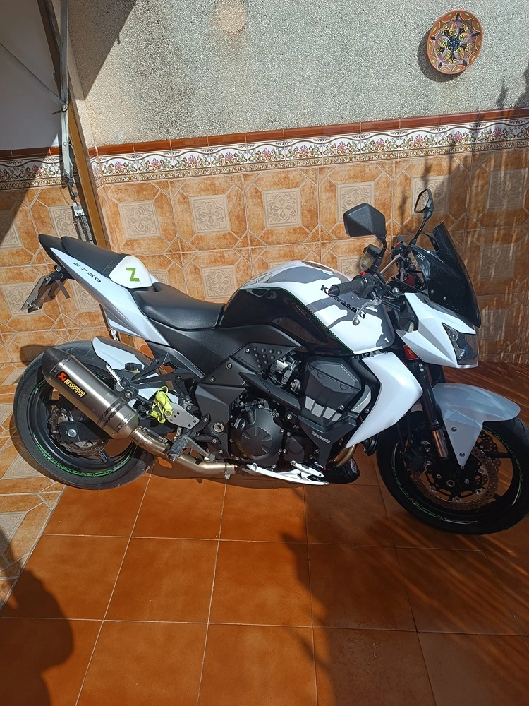 KAWASAKI Z 900 2022 Barcelona 11099€ - Cüimo