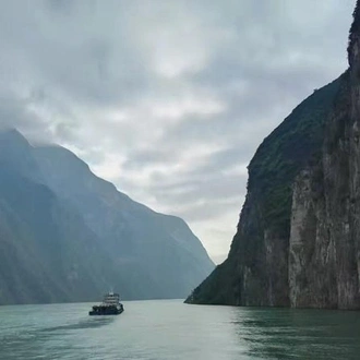 tourhub | Silk Road Trips | Yangtze River Cruise from Yichang to Chongqing Upstream in 5 Days 4 Nights 