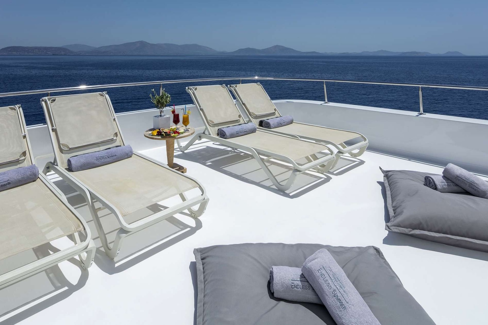 Sundeck Aft Sunbeds 